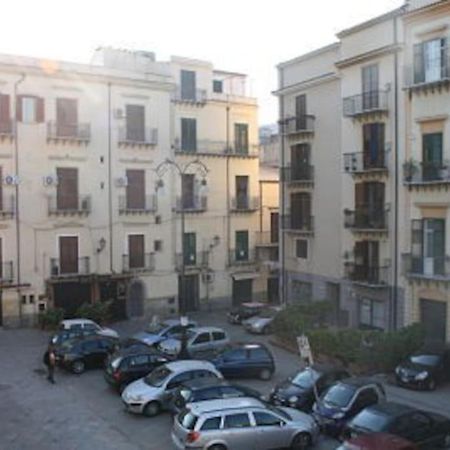 شقة A Terrace In The Heart Of باليرمو المظهر الخارجي الصورة
