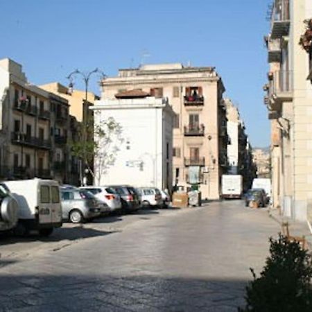 شقة A Terrace In The Heart Of باليرمو المظهر الخارجي الصورة